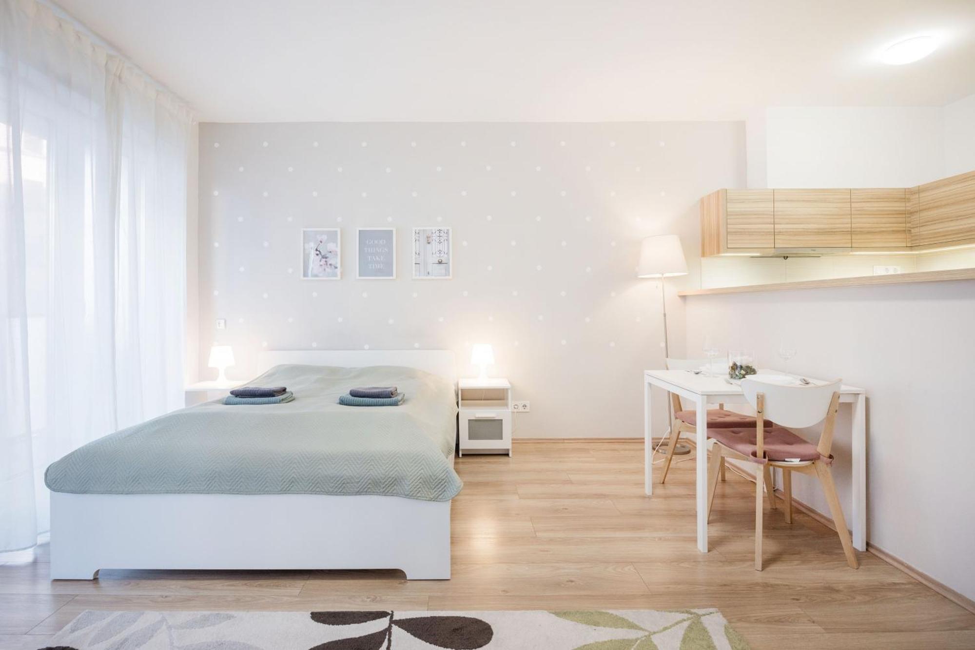Ferienwohnung The Chic Crib With Balcony Budapest Exterior foto