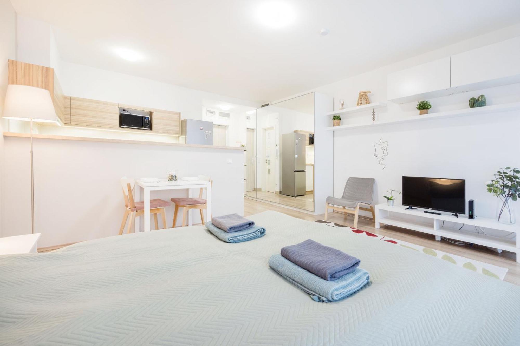 Ferienwohnung The Chic Crib With Balcony Budapest Exterior foto