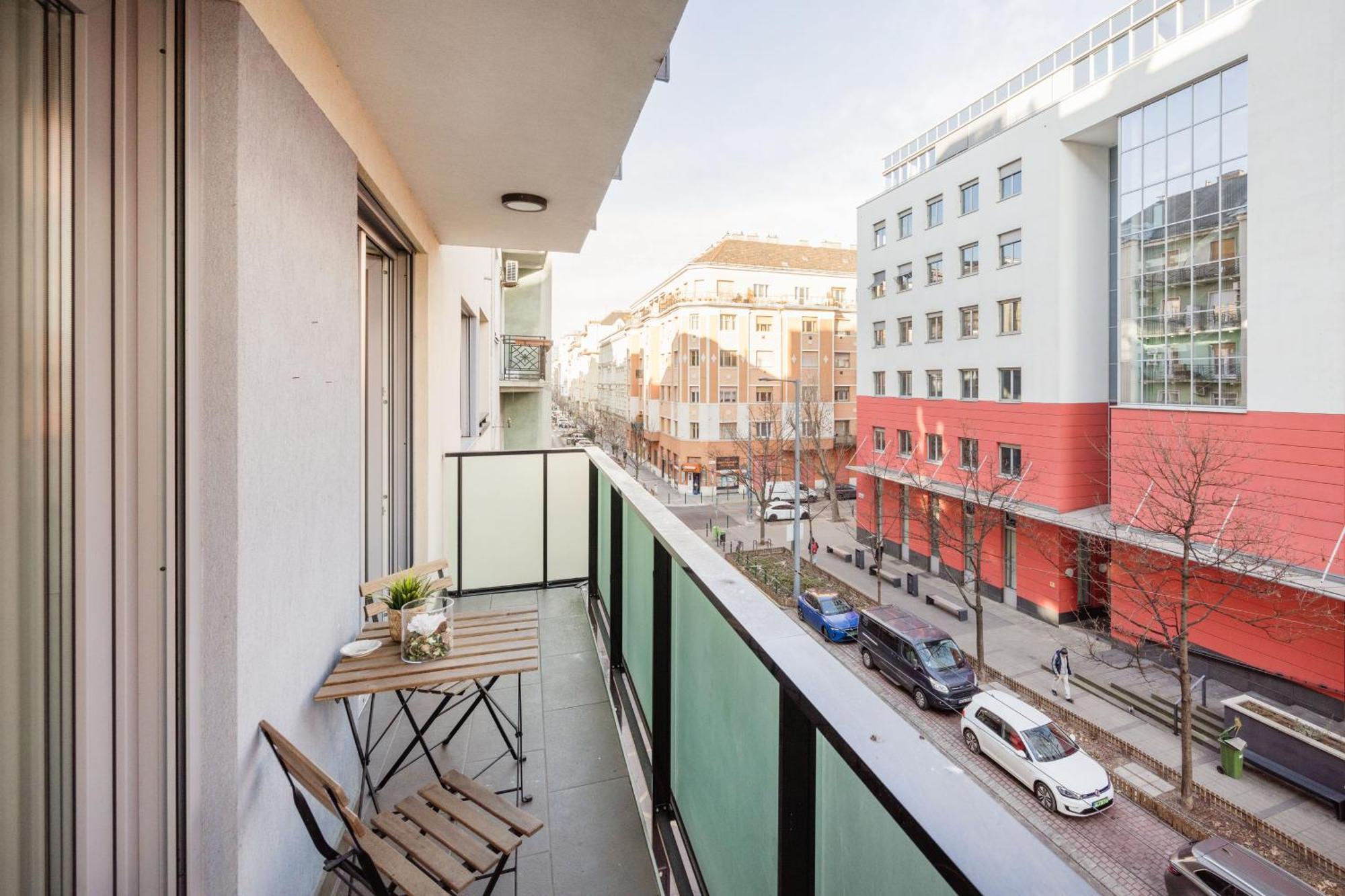 Ferienwohnung The Chic Crib With Balcony Budapest Exterior foto